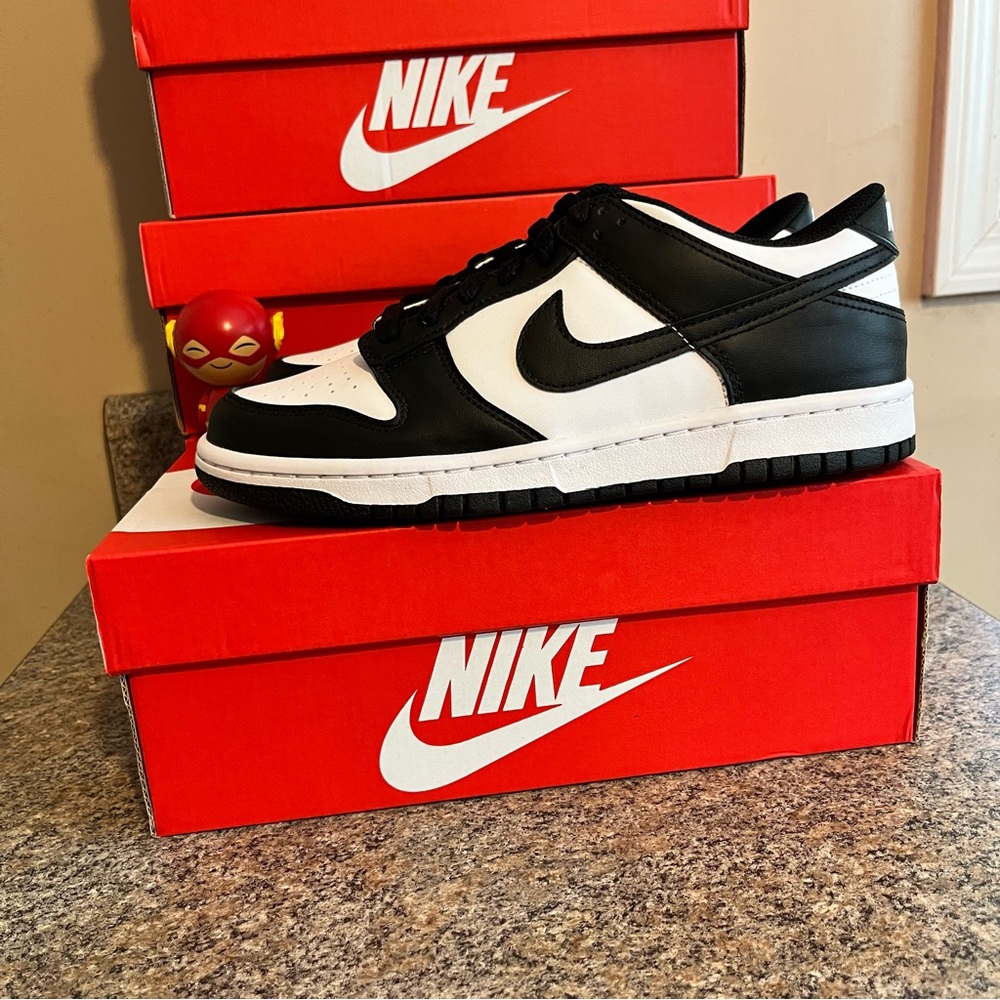 🚨Nike Panda Dunk Low Black / White Sneakers CW1590-100 Size 5Y / Womens Size 6.5